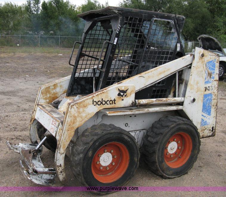 image for item 8045 1990 Bobcat 743B skid steer
