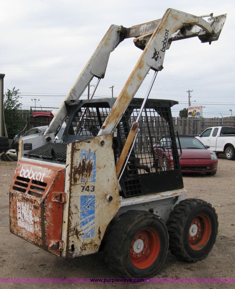 image for item 8045 1990 Bobcat 743B skid steer