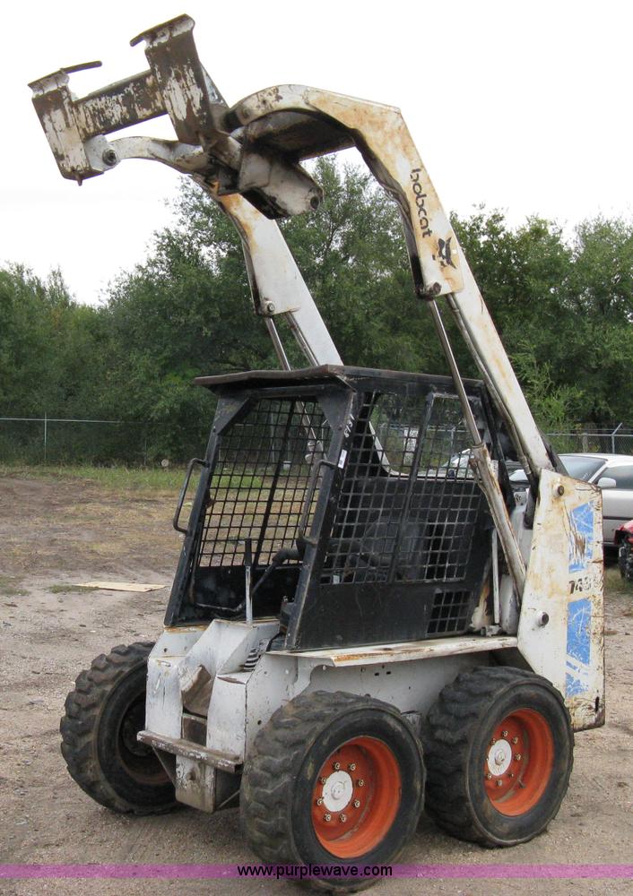 image for item 8045 1990 Bobcat 743B skid steer