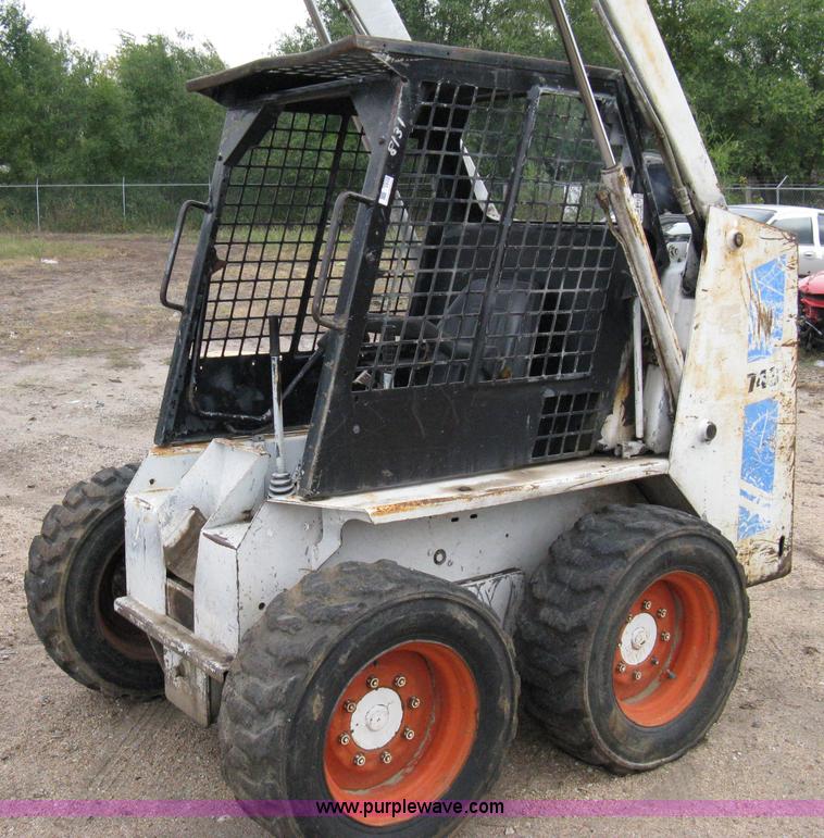 image for item 8045 1990 Bobcat 743B skid steer