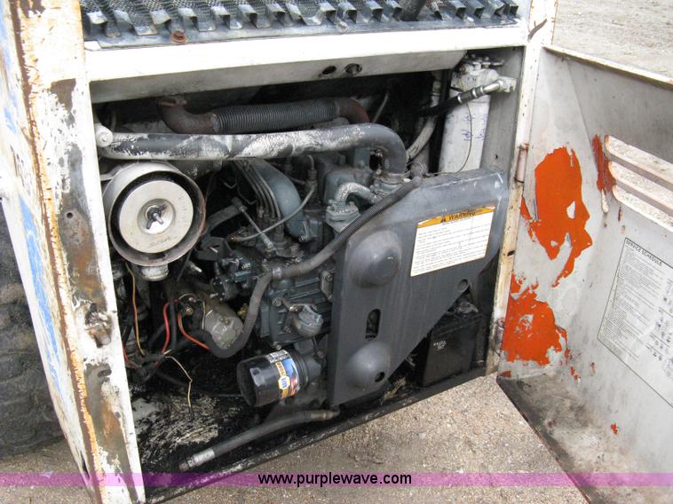 image for item 8045 1990 Bobcat 743B skid steer