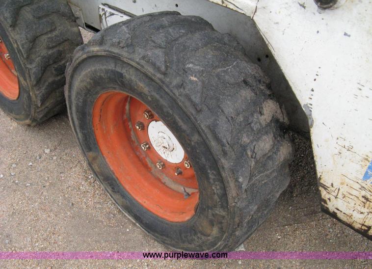image for item 8045 1990 Bobcat 743B skid steer