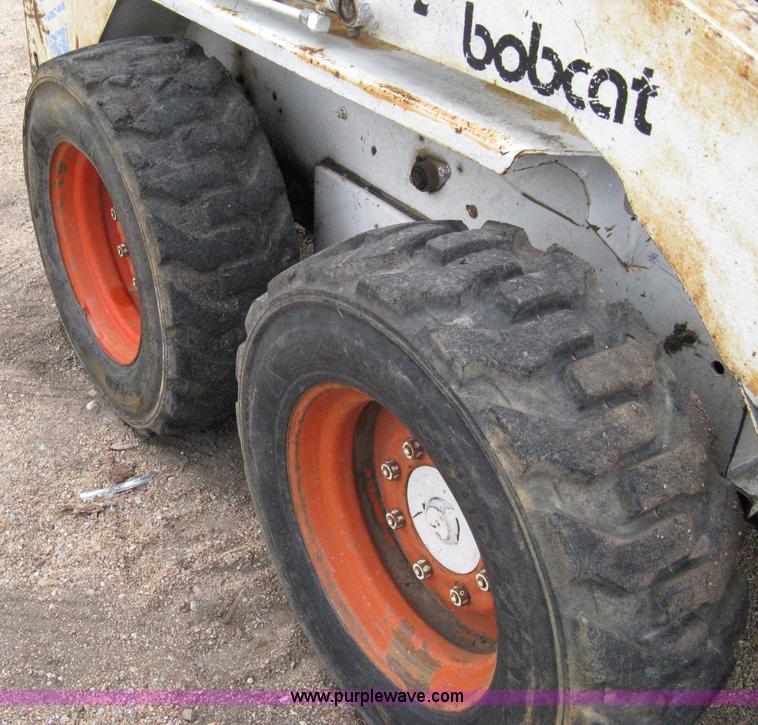 image for item 8045 1990 Bobcat 743B skid steer