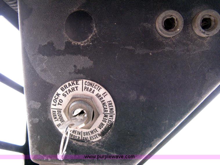 image for item 8045 1990 Bobcat 743B skid steer