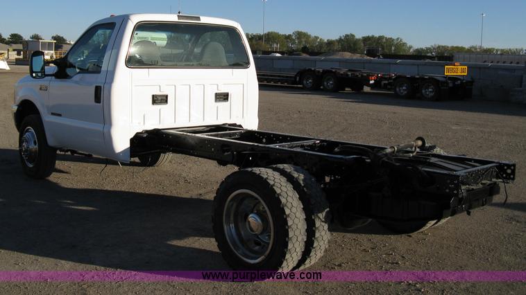 image for item 8047 2000 Ford F550 XL Super Duty dually pickup
