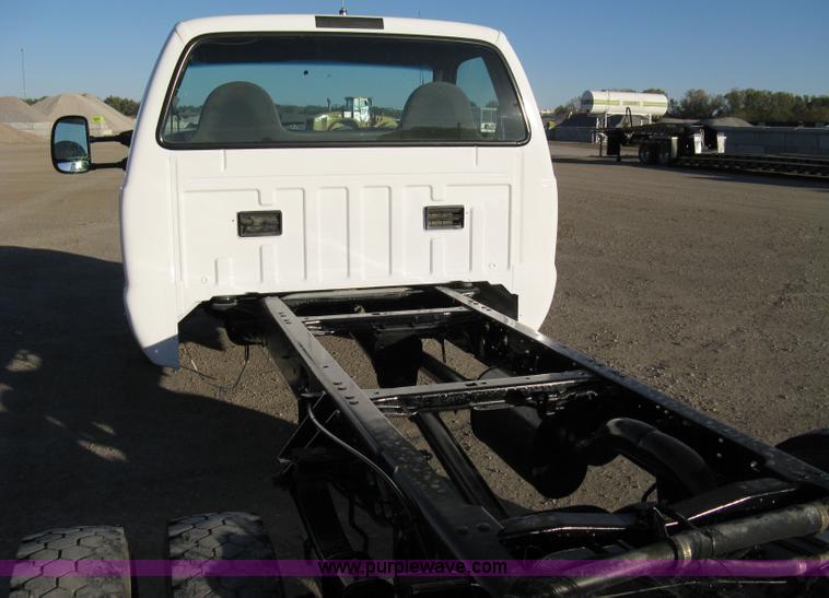 image for item 8047 2000 Ford F550 XL Super Duty dually pickup