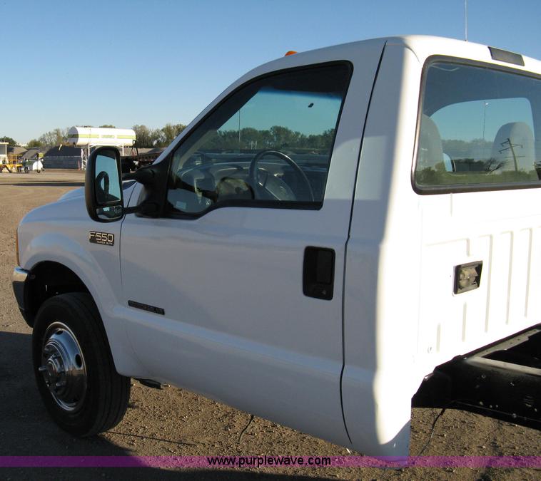 image for item 8047 2000 Ford F550 XL Super Duty dually pickup