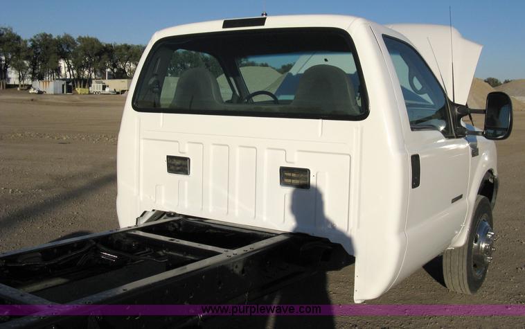 image for item 8047 2000 Ford F550 XL Super Duty dually pickup