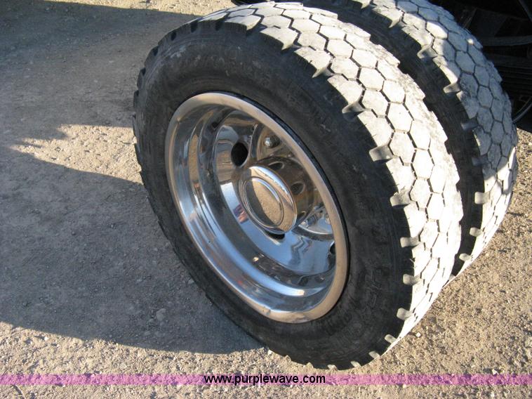 image for item 8047 2000 Ford F550 XL Super Duty dually pickup