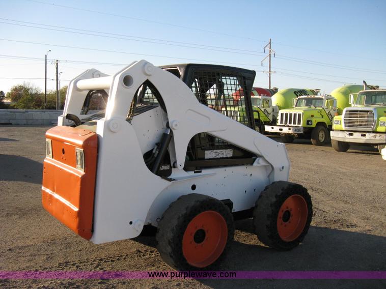 image for item 8048 Bobcat S250 skid steer