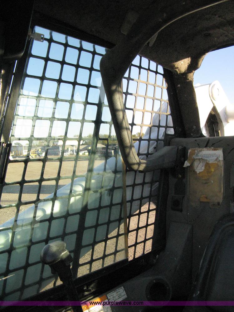 image for item 8048 Bobcat S250 skid steer