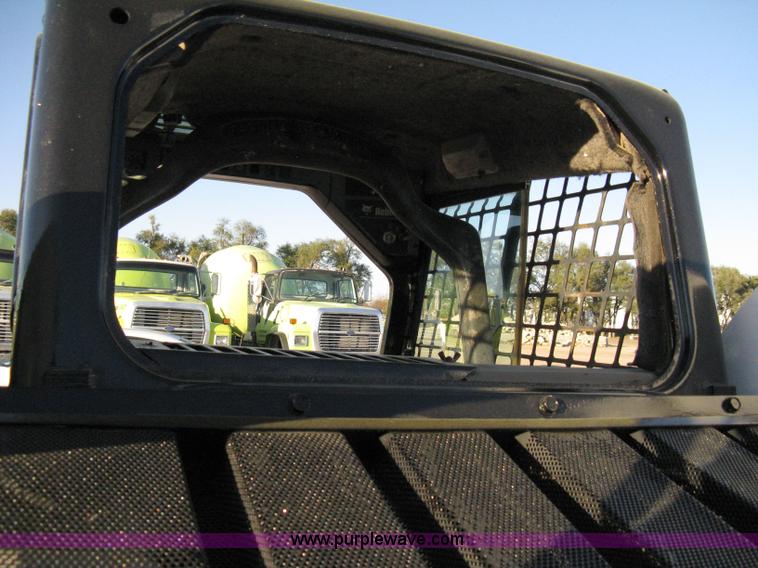 image for item 8048 Bobcat S250 skid steer