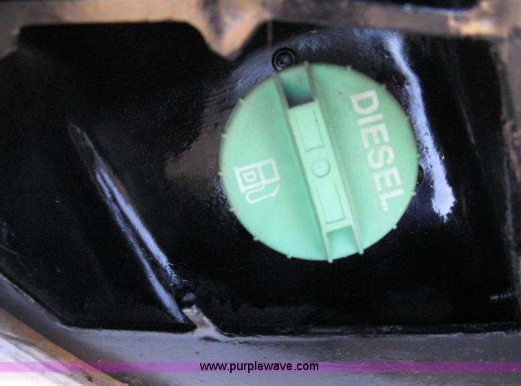 image for item 8048 Bobcat S250 skid steer