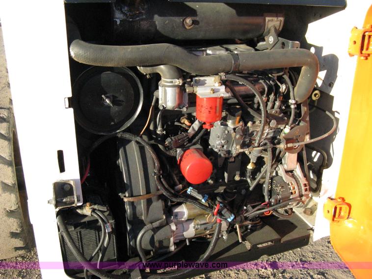 image for item 8048 Bobcat S250 skid steer