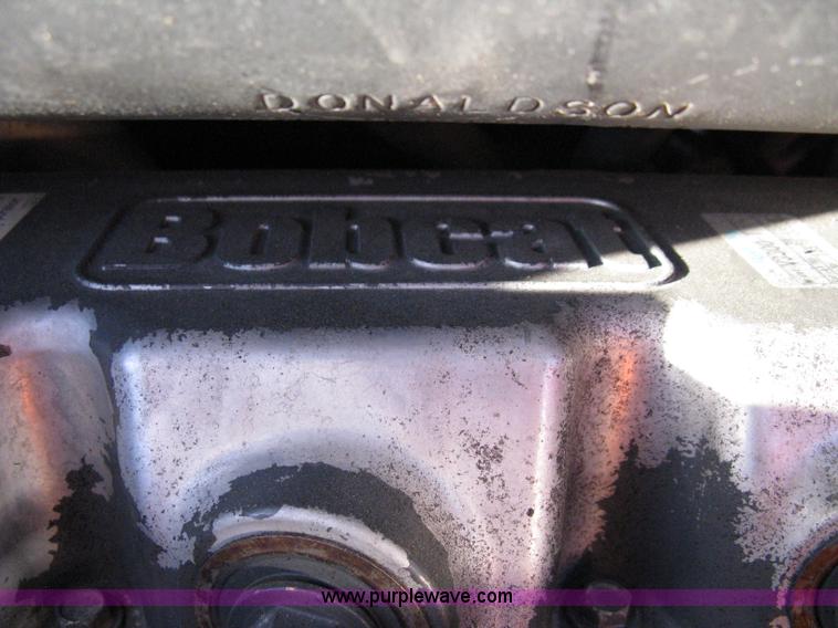 image for item 8048 Bobcat S250 skid steer