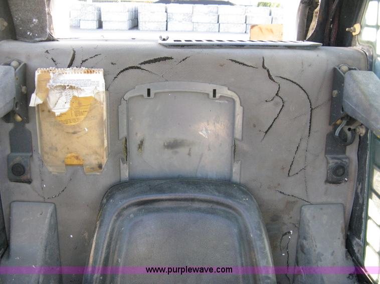 image for item 8048 Bobcat S250 skid steer