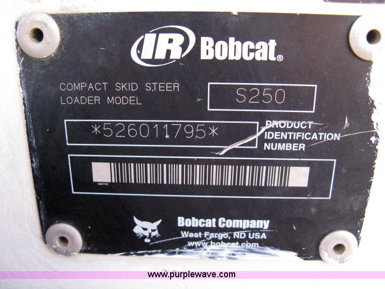 image for item 8048 Bobcat S250 skid steer
