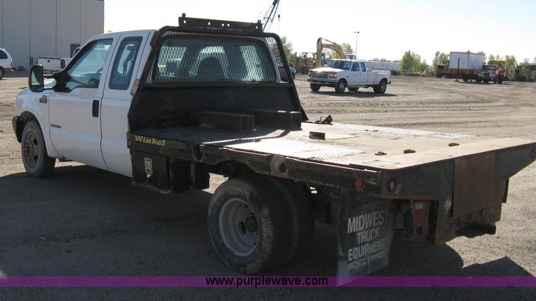 image for item 8052 2002 Ford F350 Super Duty extended cab pickup truck