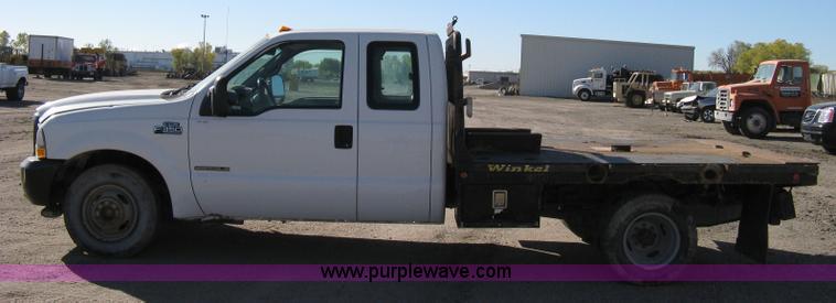 image for item 8052 2002 Ford F350 Super Duty extended cab pickup truck