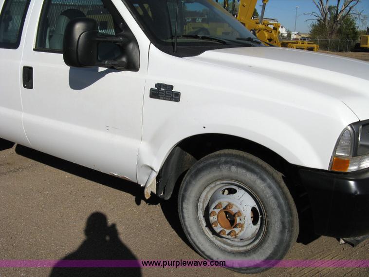 image for item 8052 2002 Ford F350 Super Duty extended cab pickup truck