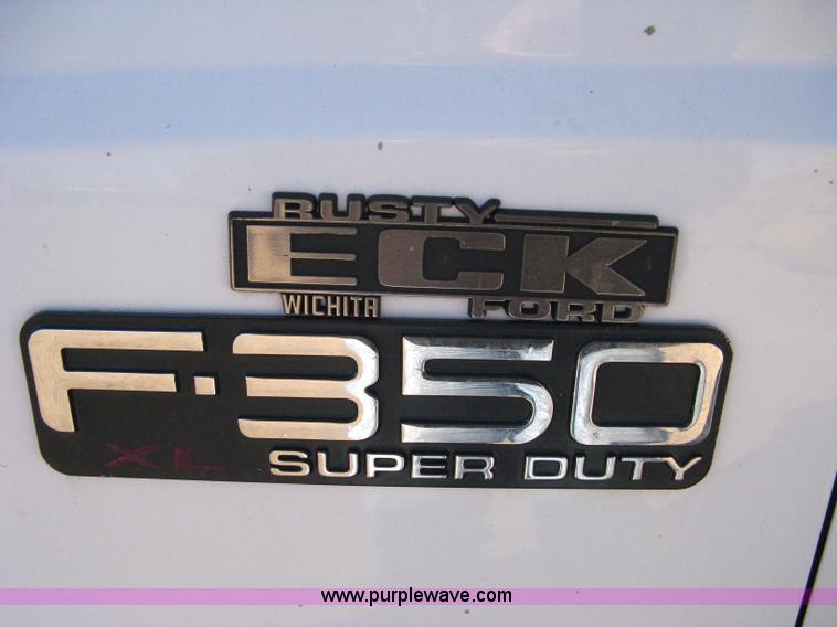 image for item 8052 2002 Ford F350 Super Duty extended cab pickup truck