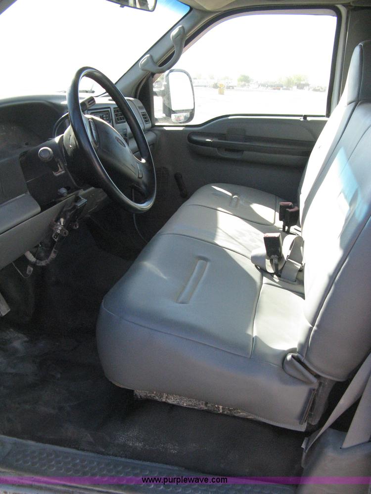 image for item 8052 2002 Ford F350 Super Duty extended cab pickup truck