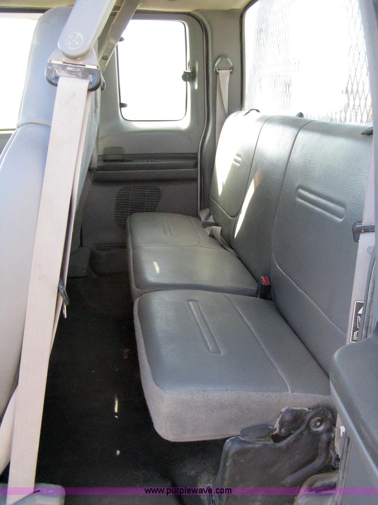 image for item 8052 2002 Ford F350 Super Duty extended cab pickup truck