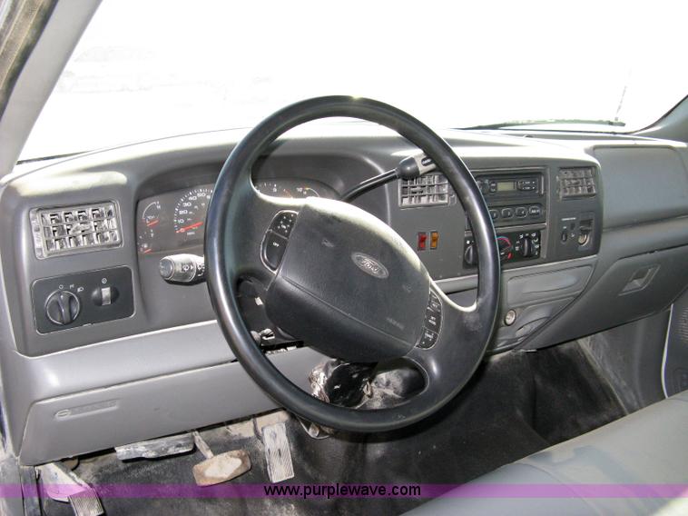 image for item 8052 2002 Ford F350 Super Duty extended cab pickup truck