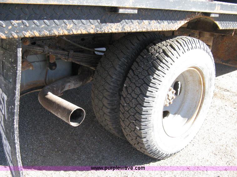 image for item 8052 2002 Ford F350 Super Duty extended cab pickup truck