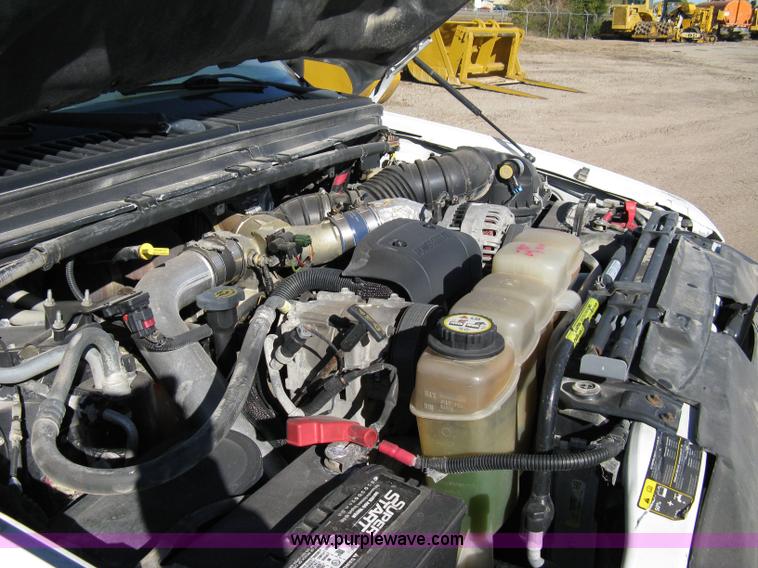 image for item 8052 2002 Ford F350 Super Duty extended cab pickup truck