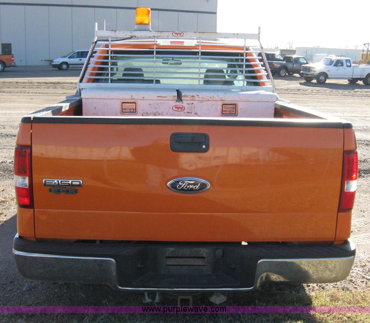 image for item 8053 2005 Ford F150 XL extended cab pickup truck