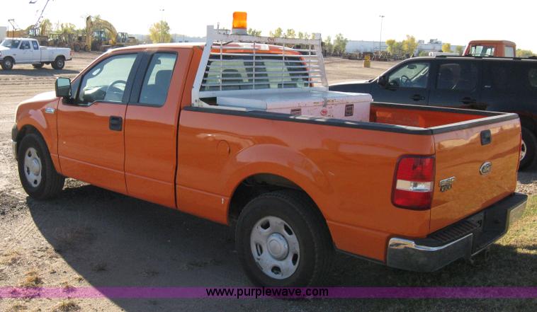 image for item 8053 2005 Ford F150 XL extended cab pickup truck