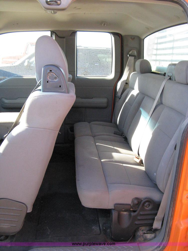 image for item 8053 2005 Ford F150 XL extended cab pickup truck