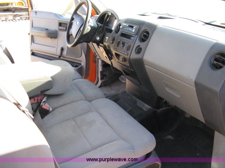 image for item 8053 2005 Ford F150 XL extended cab pickup truck