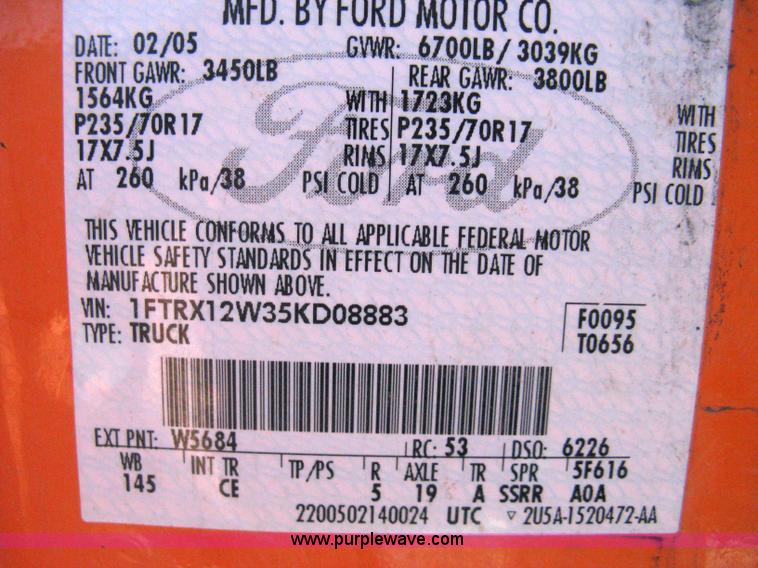 image for item 8053 2005 Ford F150 XL extended cab pickup truck