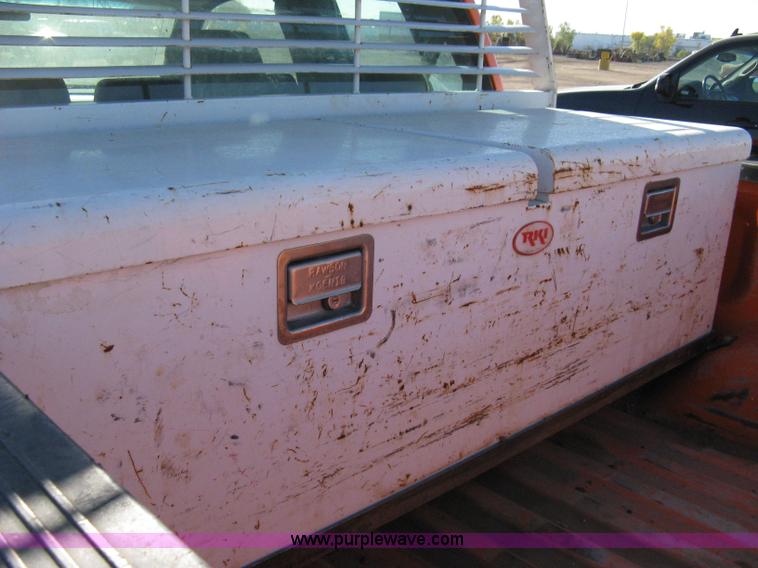 image for item 8053 2005 Ford F150 XL extended cab pickup truck