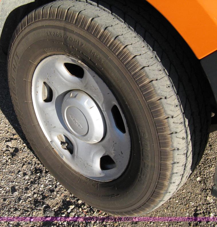 image for item 8053 2005 Ford F150 XL extended cab pickup truck