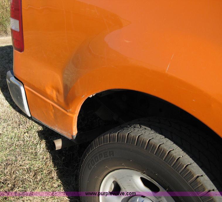 image for item 8053 2005 Ford F150 XL extended cab pickup truck