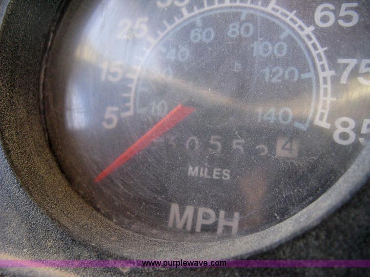 image for item 8055 1988 International S1654 cab and chassis