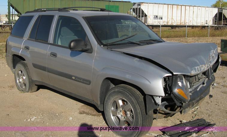 image for item 8056 2004 Chevrolet Trailblazer LS