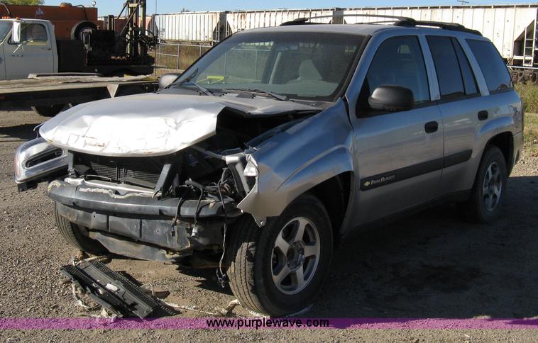 image for item 8056 2004 Chevrolet Trailblazer LS