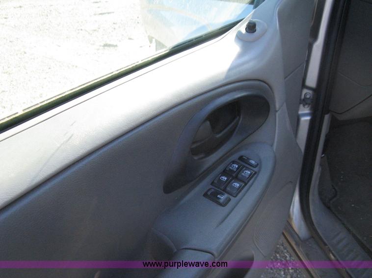 image for item 8056 2004 Chevrolet Trailblazer LS