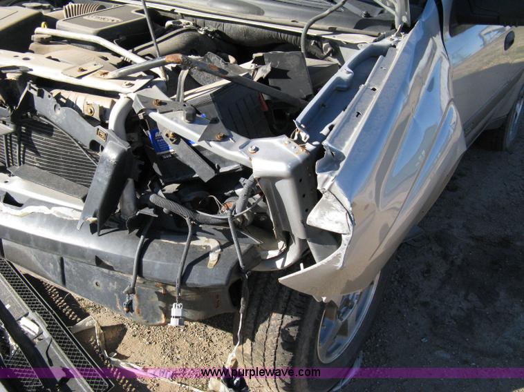 image for item 8056 2004 Chevrolet Trailblazer LS