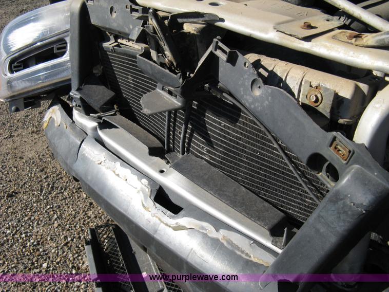 image for item 8056 2004 Chevrolet Trailblazer LS