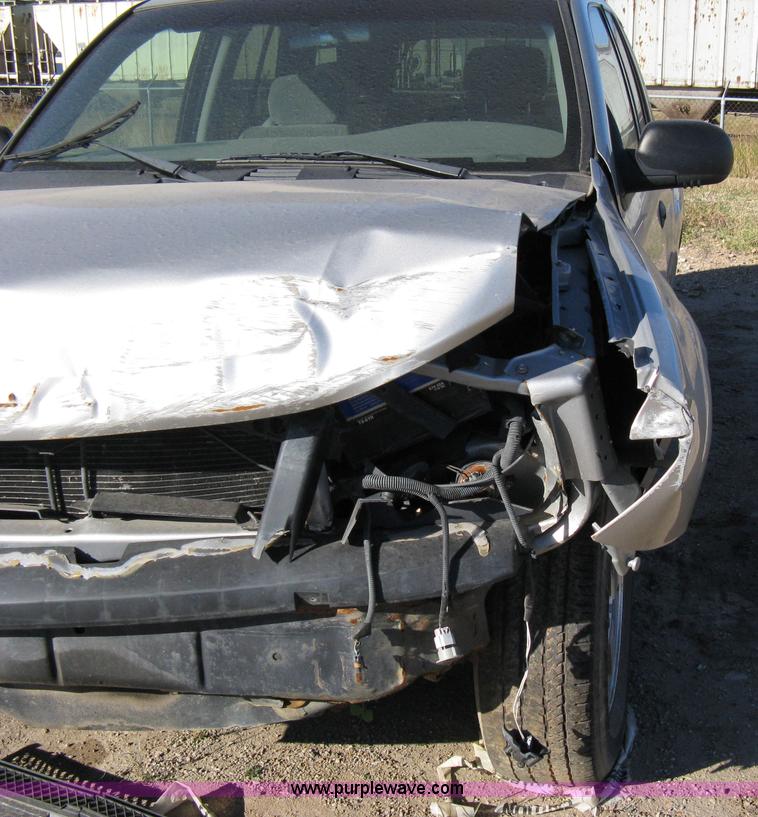 image for item 8056 2004 Chevrolet Trailblazer LS