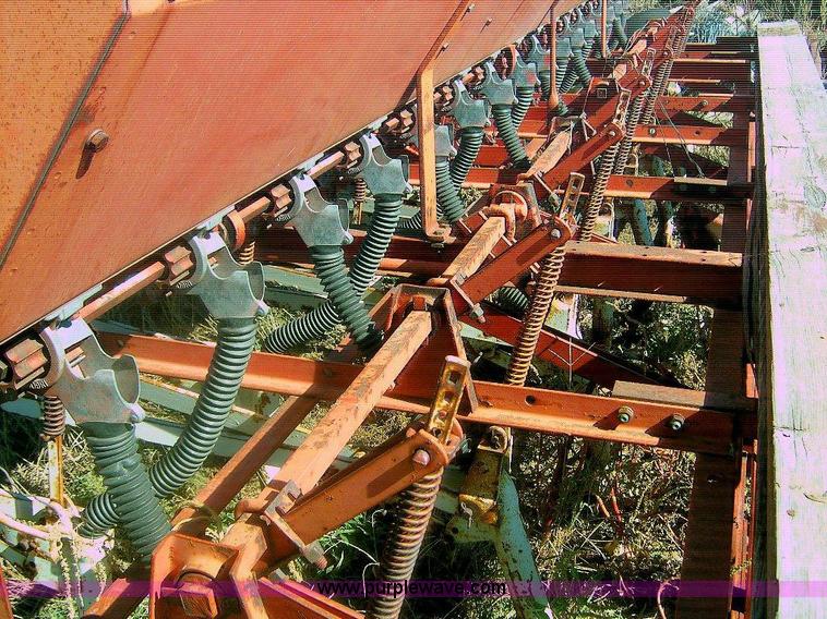 image for item 1865 International 150 hoe drill