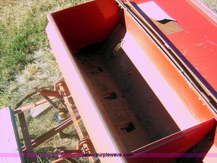 image for item 1865 International 150 hoe drill