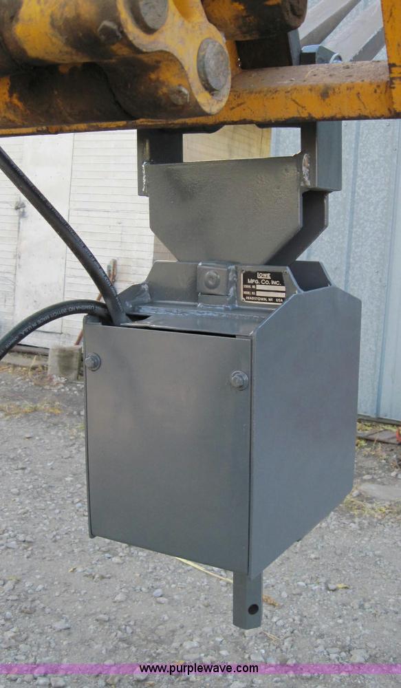 Lowe Mfg 1650E hydraulic post hole digger in Bushton, KS Item 1958