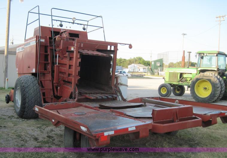 image for item 3021 Hesston 4900 4x4 square baler