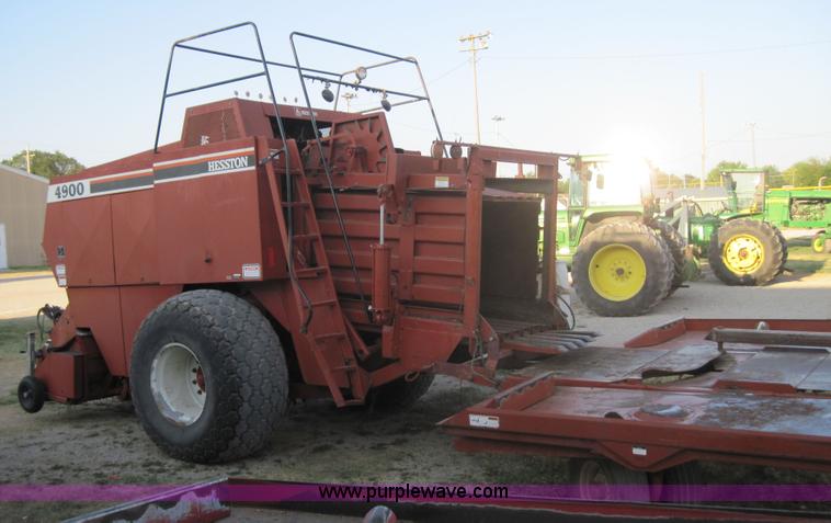 image for item 3021 Hesston 4900 4x4 square baler
